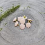 Powder Quartz Button