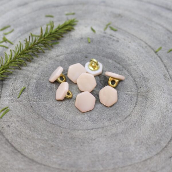 Powder Quartz Button