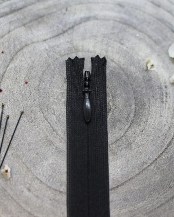 Atelier Brunette Black Zipper