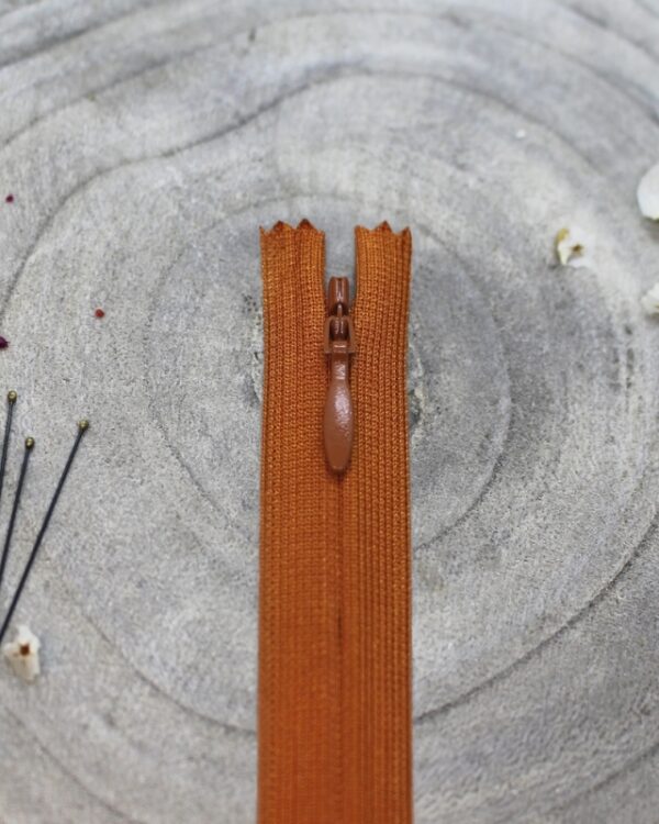 Atelier Brunette Chestnut Zipper