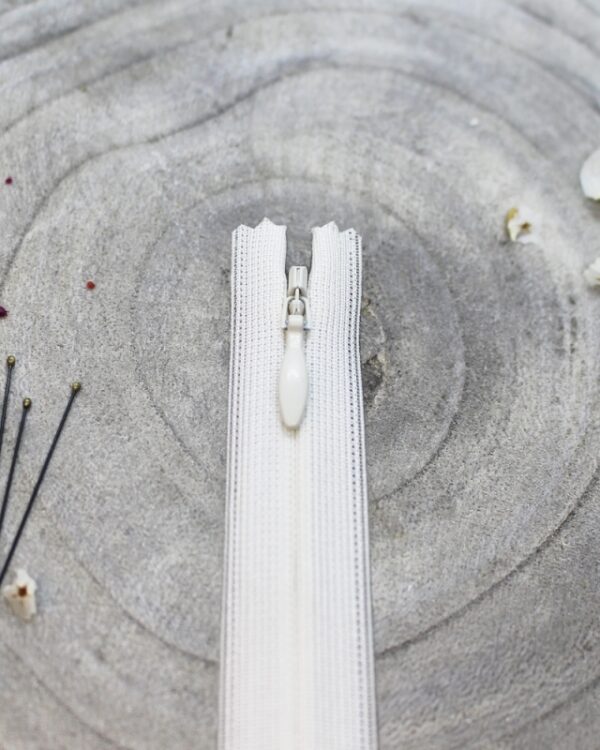 Atelier Brunette Off-White Zipper