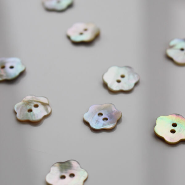 Shell Flower Button 15 mm