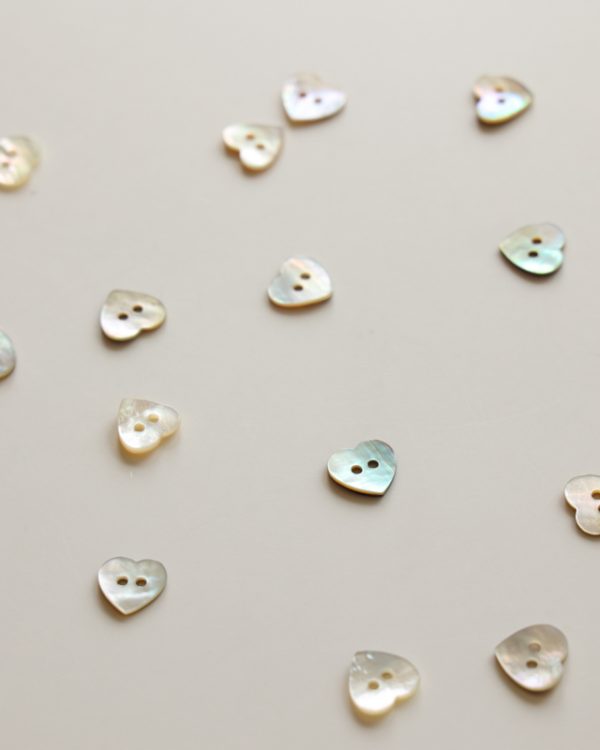 Shell Heart Button 11 mm