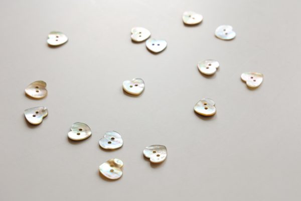 Shell Heart Button 15 mm