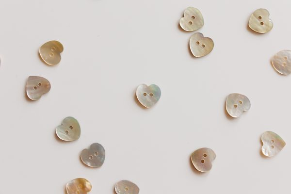 Shell Heart Button 15 mm