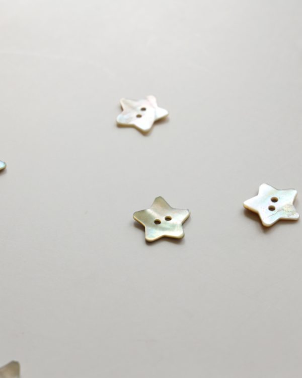 Shell Star Button 20mm